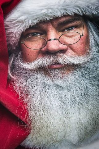 The Spirit of Christmas: Santa's Gaze 🎅✨