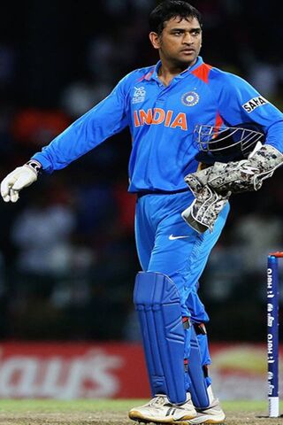 The Captain's Moment: Dhoni in Action! 🏏🇮🇳