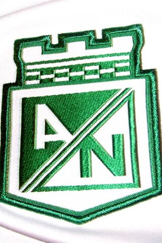 Pride of the Green Castle: Atl Nacional's Emblem 🏰💚