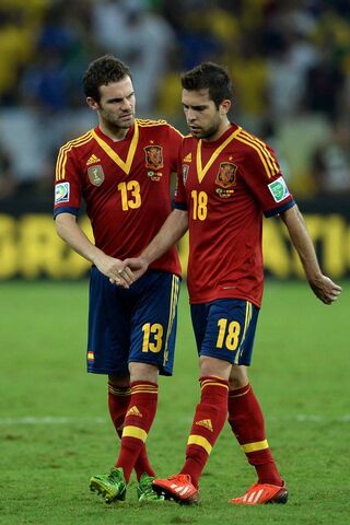 Team Spirit: Jordi Alba and Juan Mata Unite on the Field ⚽️🇪🇸