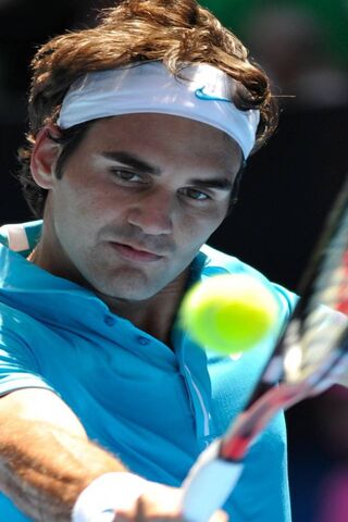 Mastering the Game: A Tennis Legend in Action 🎾✨