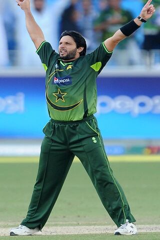 Shahid Afridi: The Cricketing Legend in Action! 🏏✨