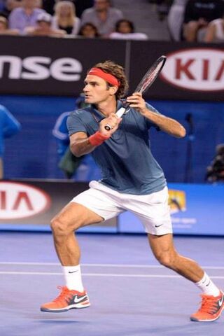 The Maestro of Tennis: Roger Federer in Action 🎾✨