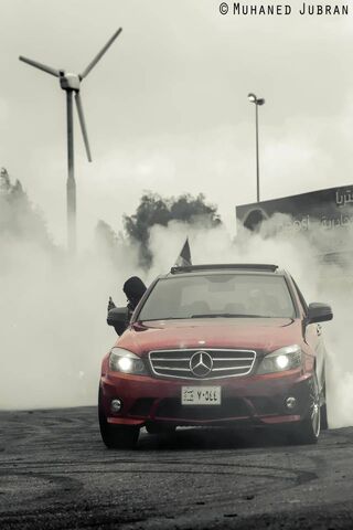 Mercedes in Motion: A Dance of Power and Precision 🚗💨