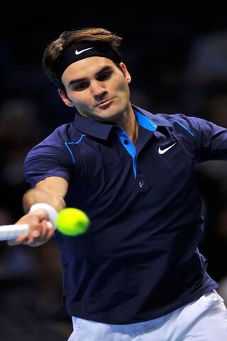 The Maestro of Tennis: Roger Federer in Action 🎾✨