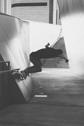 Urban Thrills: The Art of Skateboarding 🛹✨