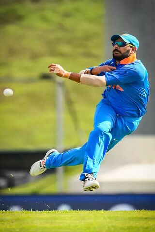 Yuvraj Singh: The Flying Fielder 🏏✨