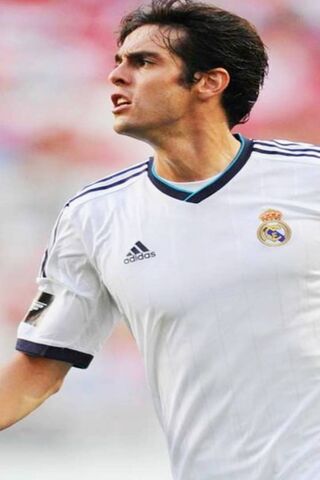 Kaka: The Maestro of Midfield 🎩⚽