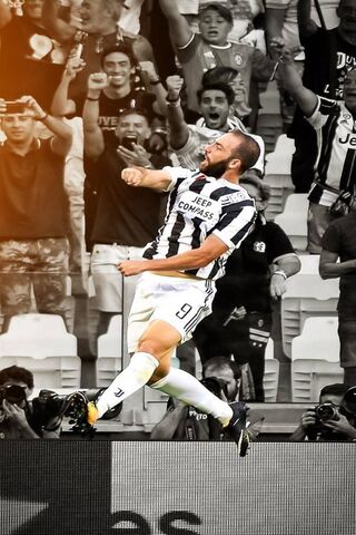 Gonzalo Higuain: The Goal-Scoring Maestro ⚽️🔥
