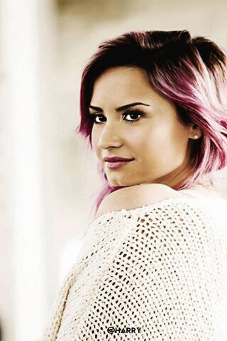 Radiant Resilience: The Essence of Demi Lovato 🌟