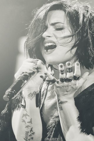 Demi Lovato: The Power of Performance 🎤✨