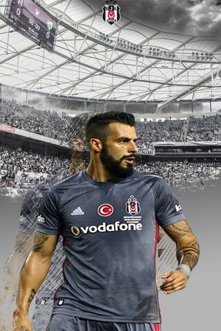 Alvaro Negredo: The Striker's Spirit at Beşiktaş ⚽️🔥