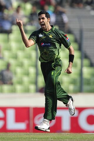 Umer Gul: The Fiery Fast Bowler of Pakistan! 🔥🏏