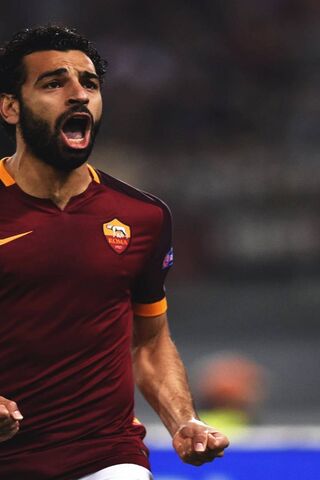 Celebrating Victory: The Passion of Mohammed Salah ⚽️🔥