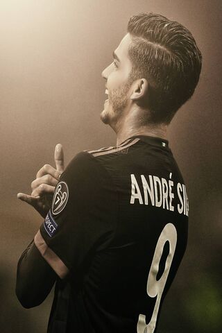 André Silva: The Rising Star of Football ⚽✨