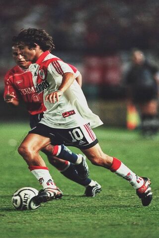 Pablito Aimar: The Maestro of the Pitch ⚽✨