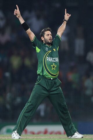 The Legend of Cricket: Shahid Afridi in Action! 🏏✨