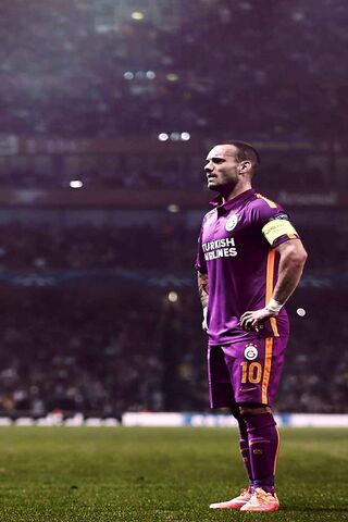 Wesley Sneijder: The Maestro of the Midfield 🎩⚽