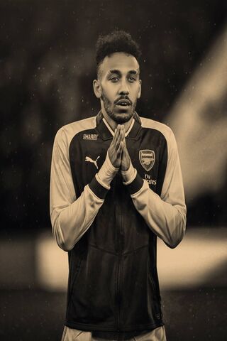 Aubameyang: The Praying Striker 🙏⚽
