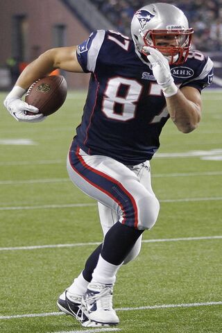 Gronkowski in Action: The Touchdown Titan! 🏈💥