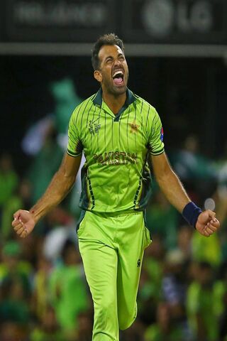 Wahab Riaz: The Fiery Fast Bowler of Pakistan! 🔥🏏
