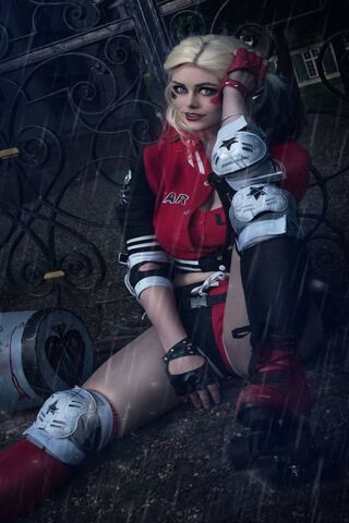 Harley Quinn: The Mischievous Anti-Heroine 🌧️💖