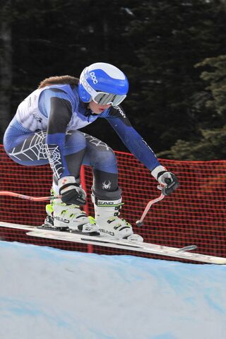 Carving Through the Snow: A Skiing Adventure! ⛷️❄️