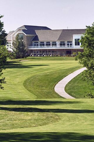 Serenity on the Greens: A Golf Retreat