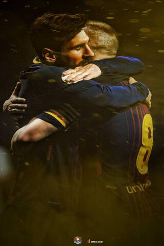 Messi Hug Iniesta