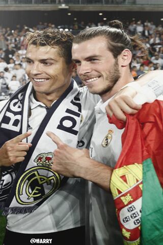 Dynamic Duo: Ronaldo and Bale Celebrate Victory! 🎉⚽