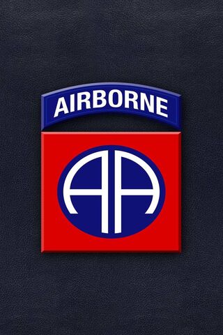 Soaring High: The 82nd Airborne Division Emblem 🪂🇺🇸