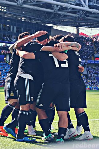 Unity in Victory: Celebrating Argentina's Team Spirit 🇦🇷⚽