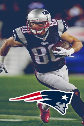 Patriots in Action: A Touchdown Run! 🏈✨