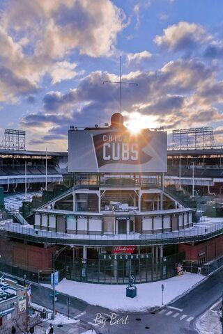Wrigley Field: A Historic Baseball Gem ⚾️✨