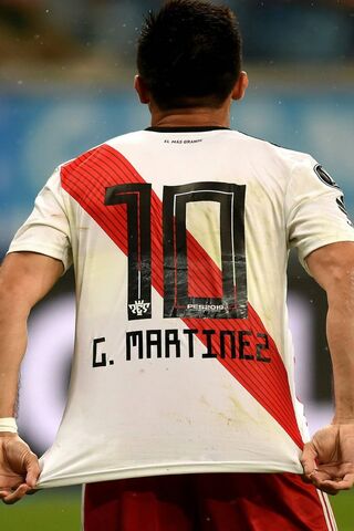 The Magic of Number 10: Pity Martínez in Action! ⚽✨