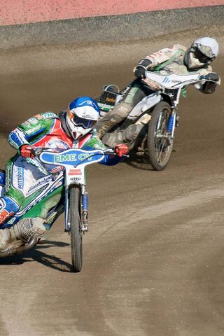 Thrills on Two Wheels: Speedway Showdown! 🏍️💨