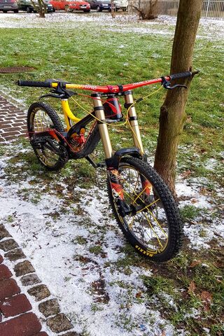 Chilling Thrills: The Downhill Dream Machine 🚴 ❄️