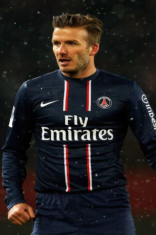 David B: The Iconic Midfielder in Action ⚽️✨