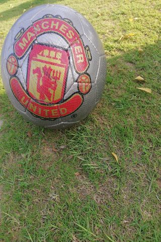 Kickin' It with Niazi Baba: A Manchester United Adventure! ⚽️🔥