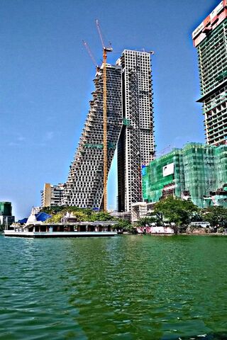 Colombo's Skyline: A Modern Marvel in the Making 🏙️✨