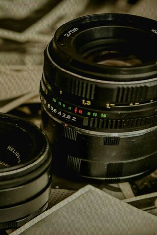 The Art of Focus: Exploring Camera Lenses 📸✨