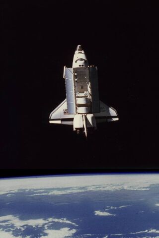 Journey Beyond Earth: The Space Shuttle in Action 🚀🌌