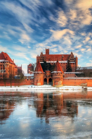 Winter Wonderland: The Enchanted Snow House