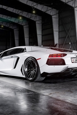 Lamborghini trắng