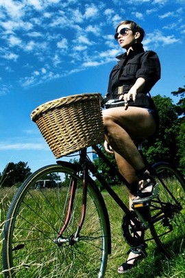 ขี่จักรยานหญิง