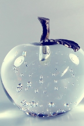 Crystal Apple Delight: A Glimpse of Elegance 🍏✨