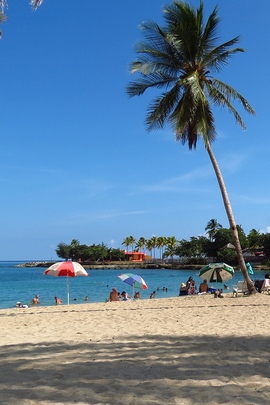 Plage de Bacuranao.