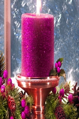 Sự thanh thản lấp lánh: Một cái ôm dưới ánh nến