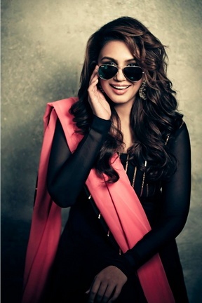 Huma Qureshi Wallpaper - Download to your mobile from PHONEKY