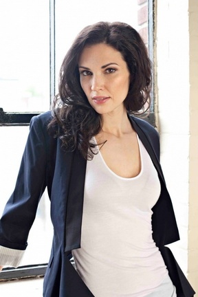 Laura Mennell